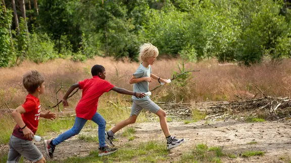 picoo drie kinderen spelen