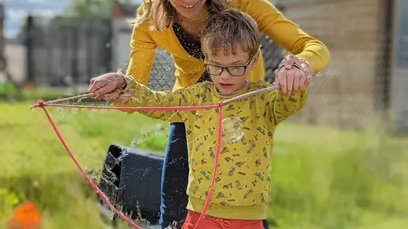 zeepbellen maken met hulp van een animator