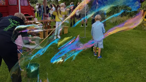 zeepbellen op een event