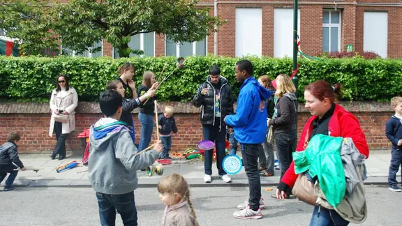 circustechnieken oefen op straat